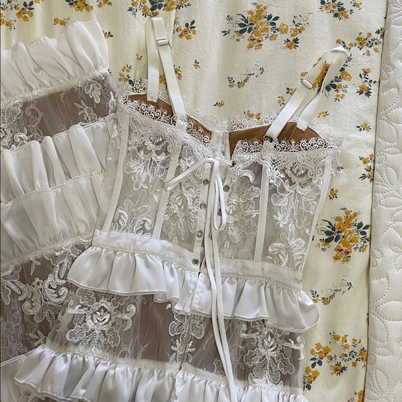 V. Chapman Cassia Dress in White - Picture 4 of 7